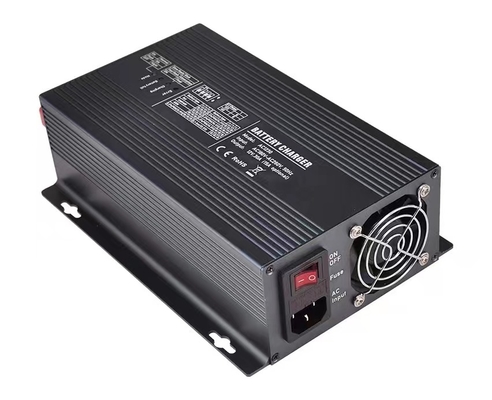 लिथियम आयरन फॉस्फेट बैटरियों के लिए 12V 30A Lifepo4 बैटरी चार्जर AC DC बैटरी चार्जर