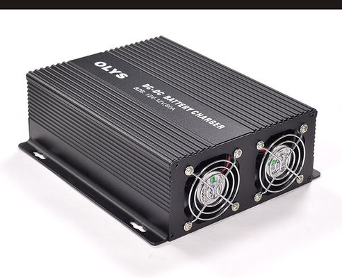 30A सोलर बैटरी चार्जर डुअल इनपुट इन-व्हीकल बैटरी चार्जर DC 12V-DC12V RV . के लिए