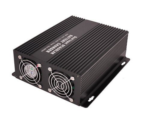स्वचालित स्मार्ट डीसी डीसी बैटरी चार्जर 390w कॉम्पैक्ट आकार डीआईपी स्विच