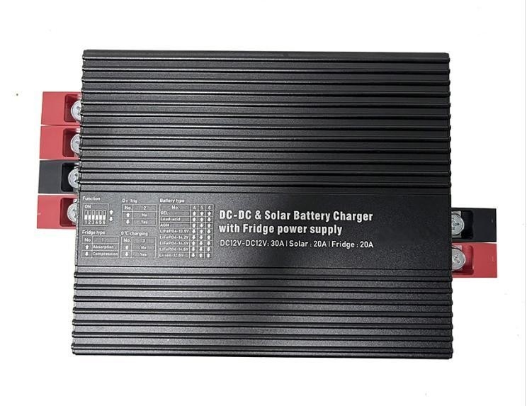 30A 390W DC बैटरी चार्जर 12V बैटरी के लिए तापमान क्षतिपूर्ति 1.5kg पर हल्के वजन